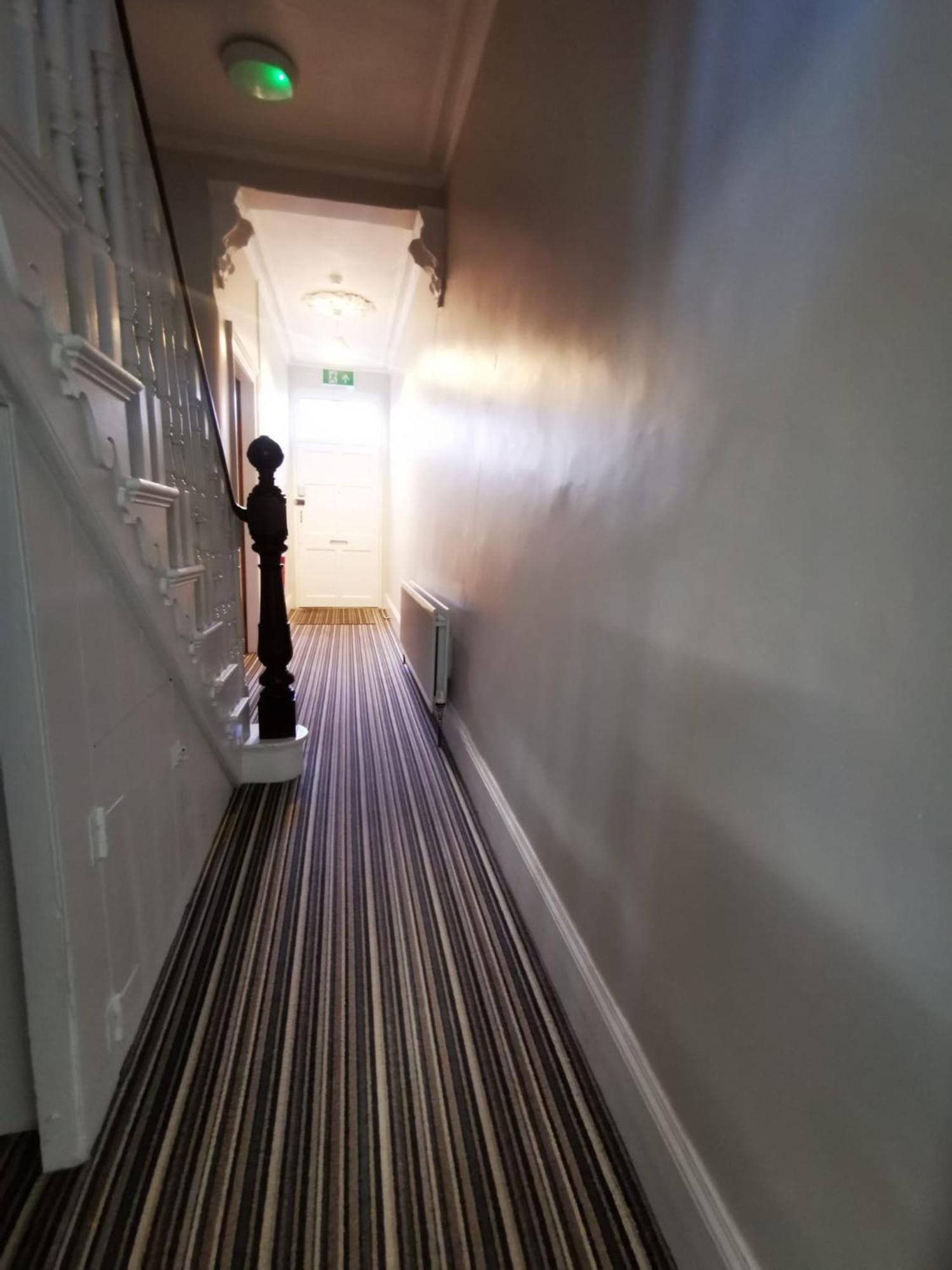Gr8 Hostel At The Mount 벨파스트 외부 사진